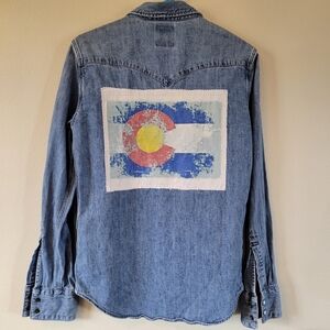 Levi’s Western Button Up Denim-Shirt Women’s Slim Fit Size Small Colorado Flag